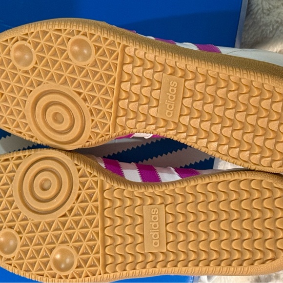 💯 Authentic Adidas Women's Samba White and Purple Sneakers - Picture 4 of 5